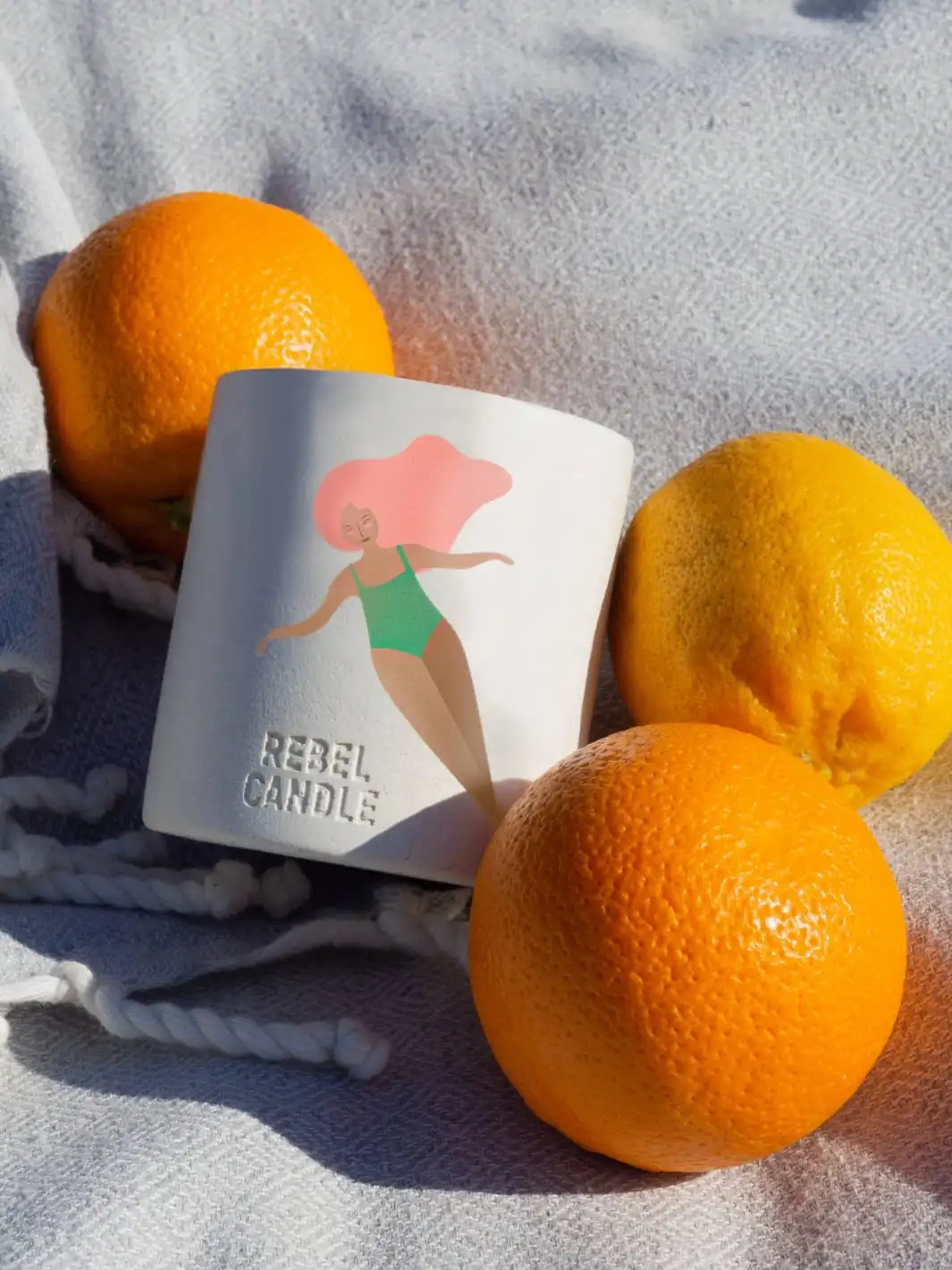 A Contre Courant Scented Candle - Image 2