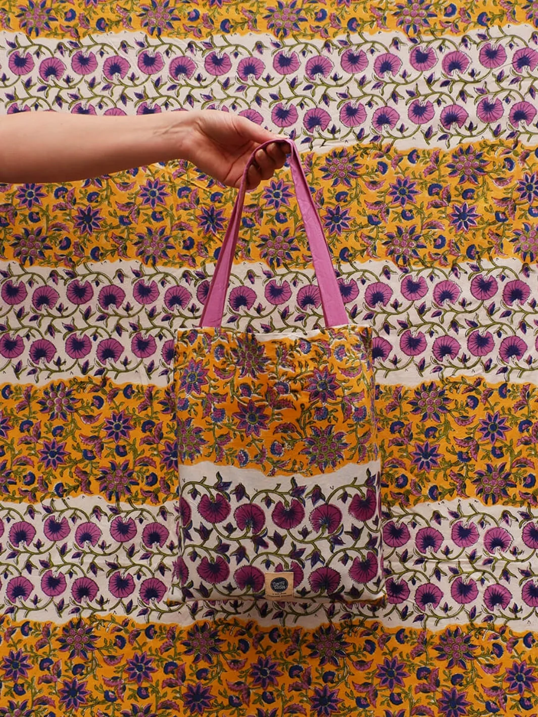 Camilla Single Throw in Tote Bag - Image 2