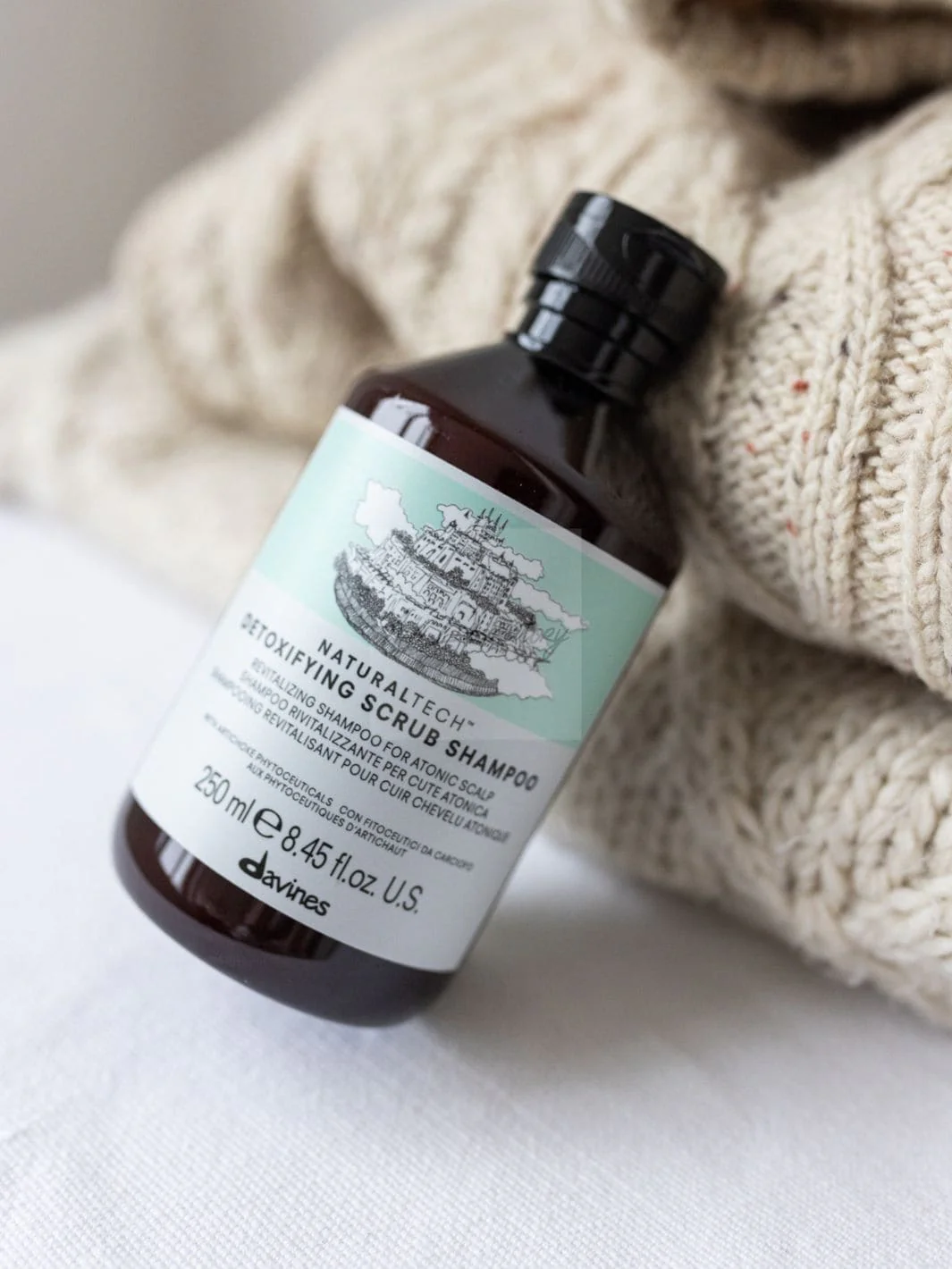 DETOXIFYING Scrub Shampoo - Image 2