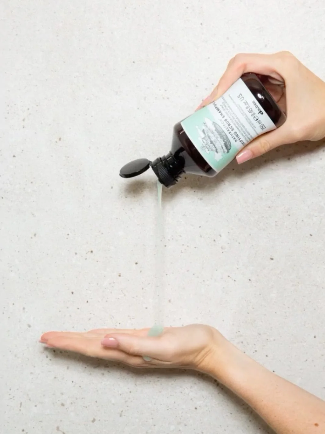DETOXIFYING Scrub Shampoo - Image 3