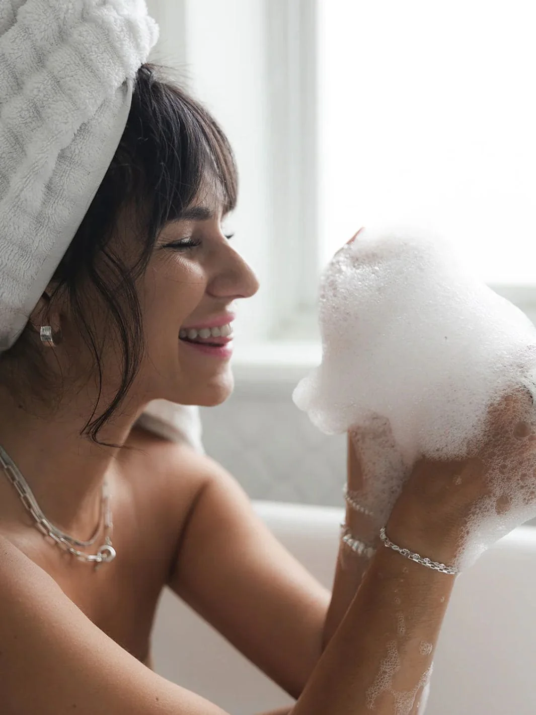Foaming Rosehip Bath Soak - Image 5