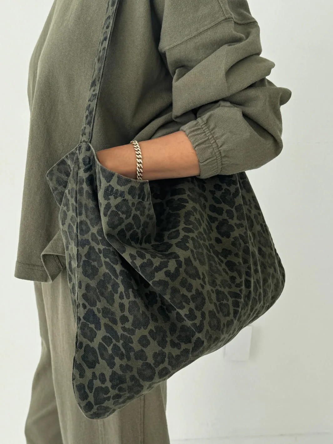 Happy Carry Bag - Fern Leopard - Image 2