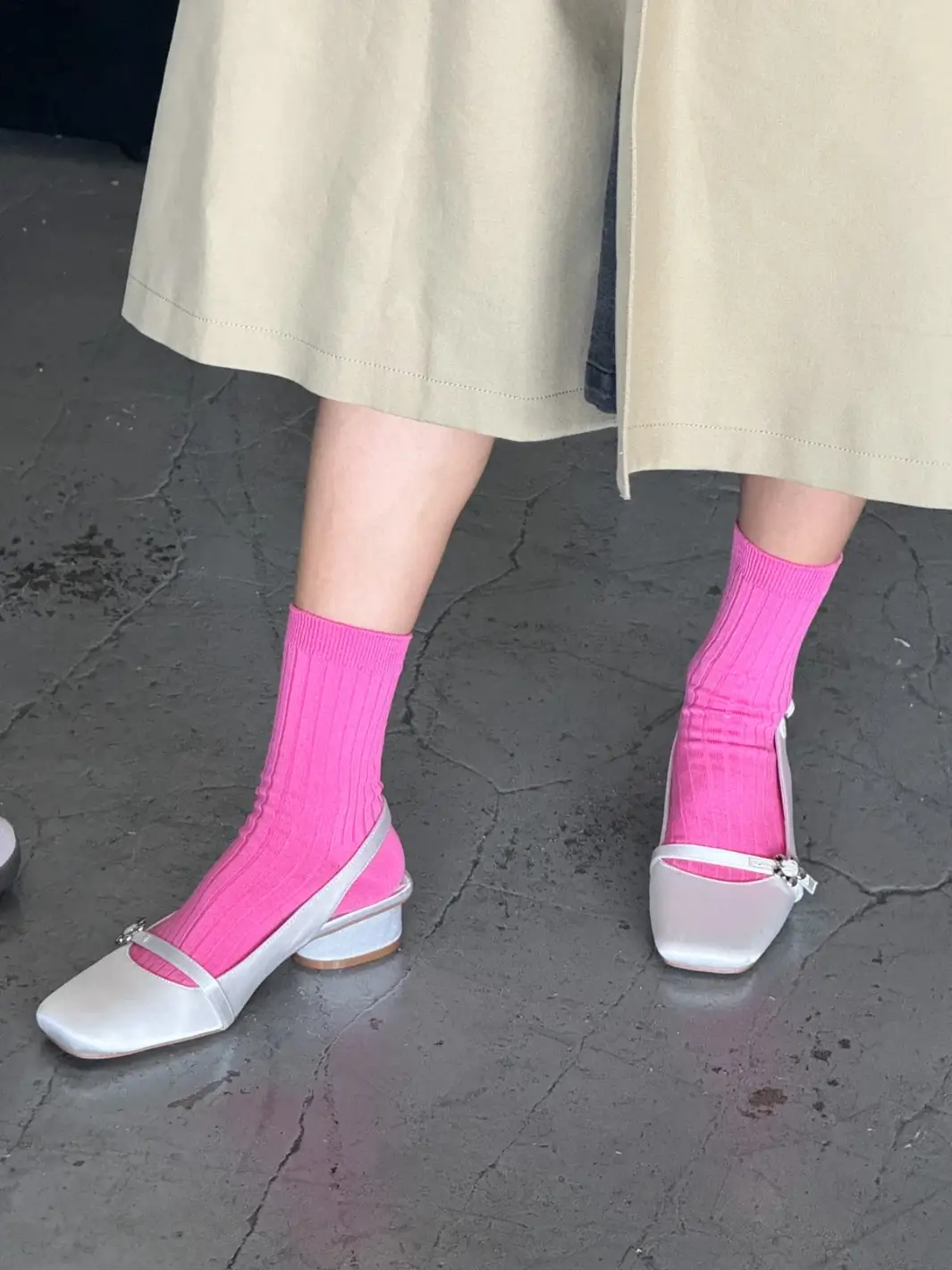Her Socks (MC Cotton) - Bright Pink - Image 3