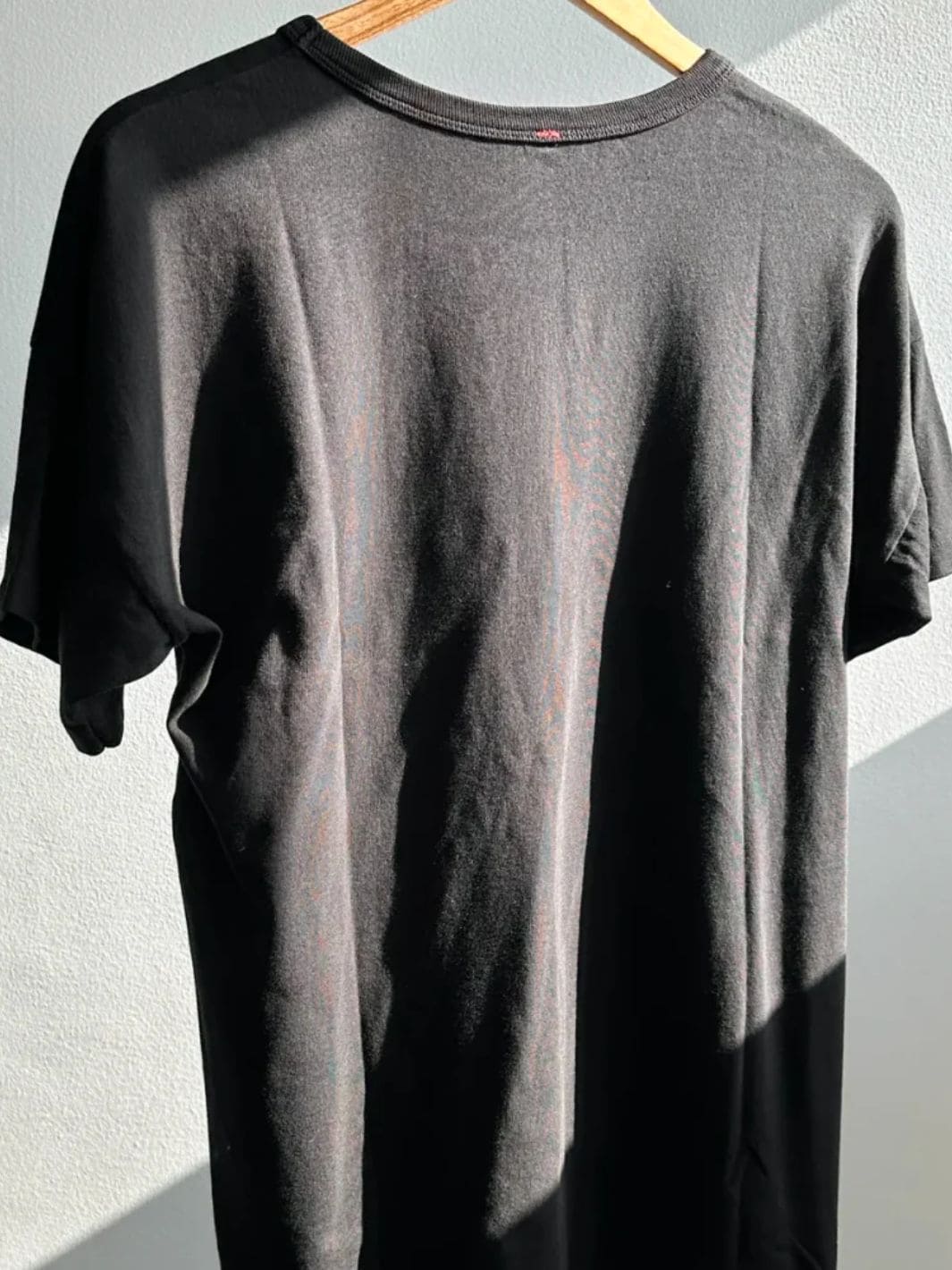Her Tee - True Black - Image 4