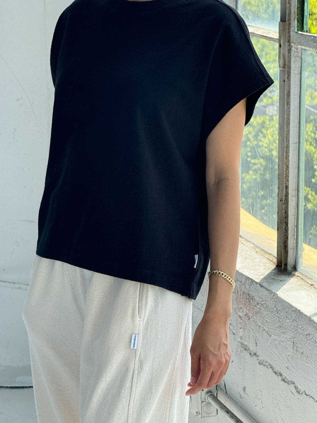Jeanne Tee - Black - Image 8