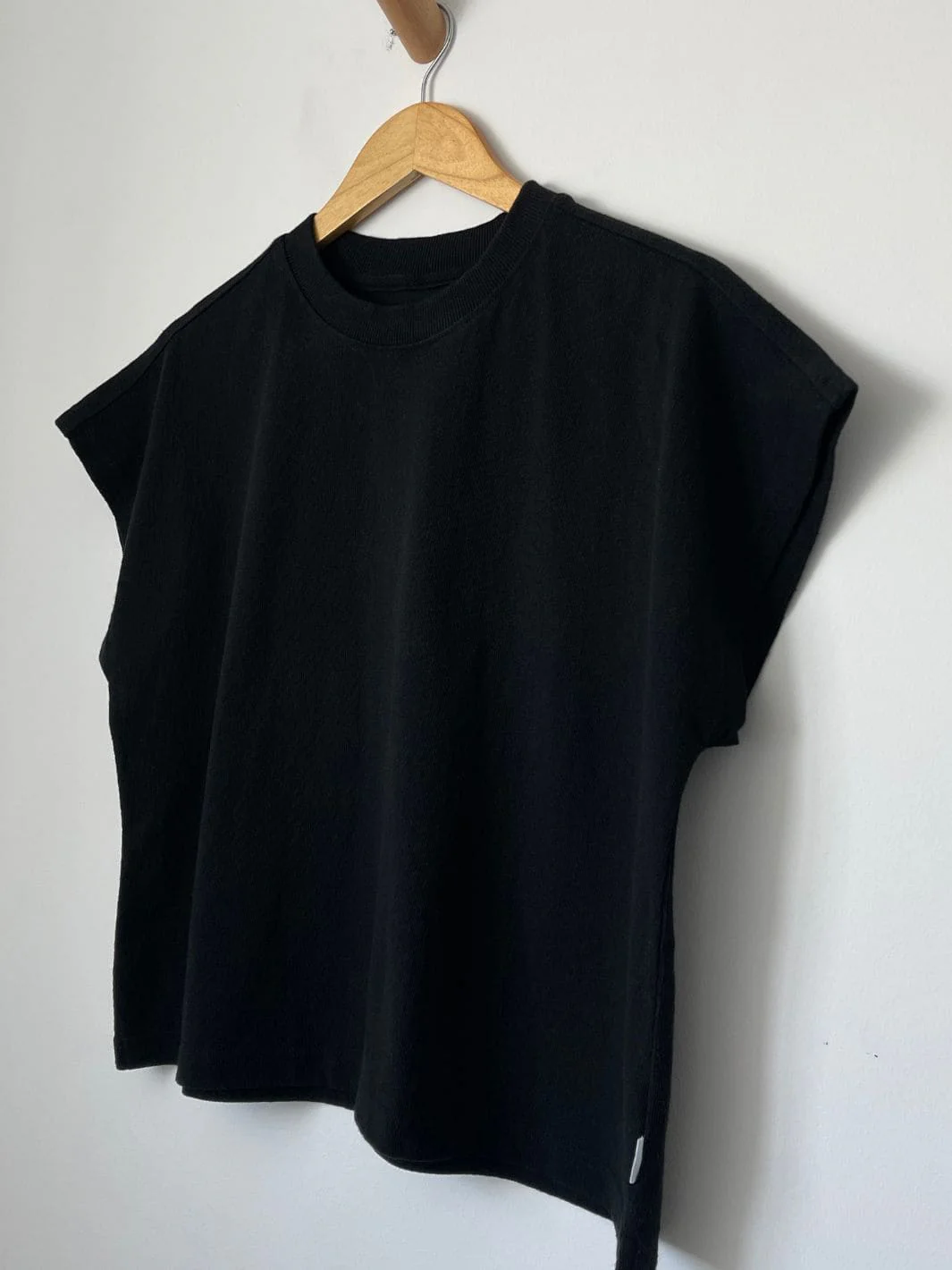 Jeanne Tee - Black - Image 9