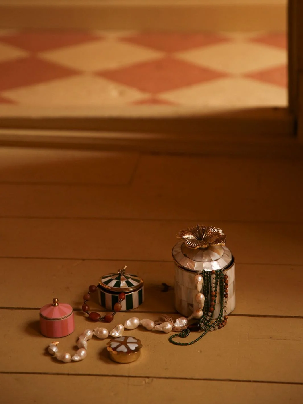 Lola Circus Box Pine - Image 3
