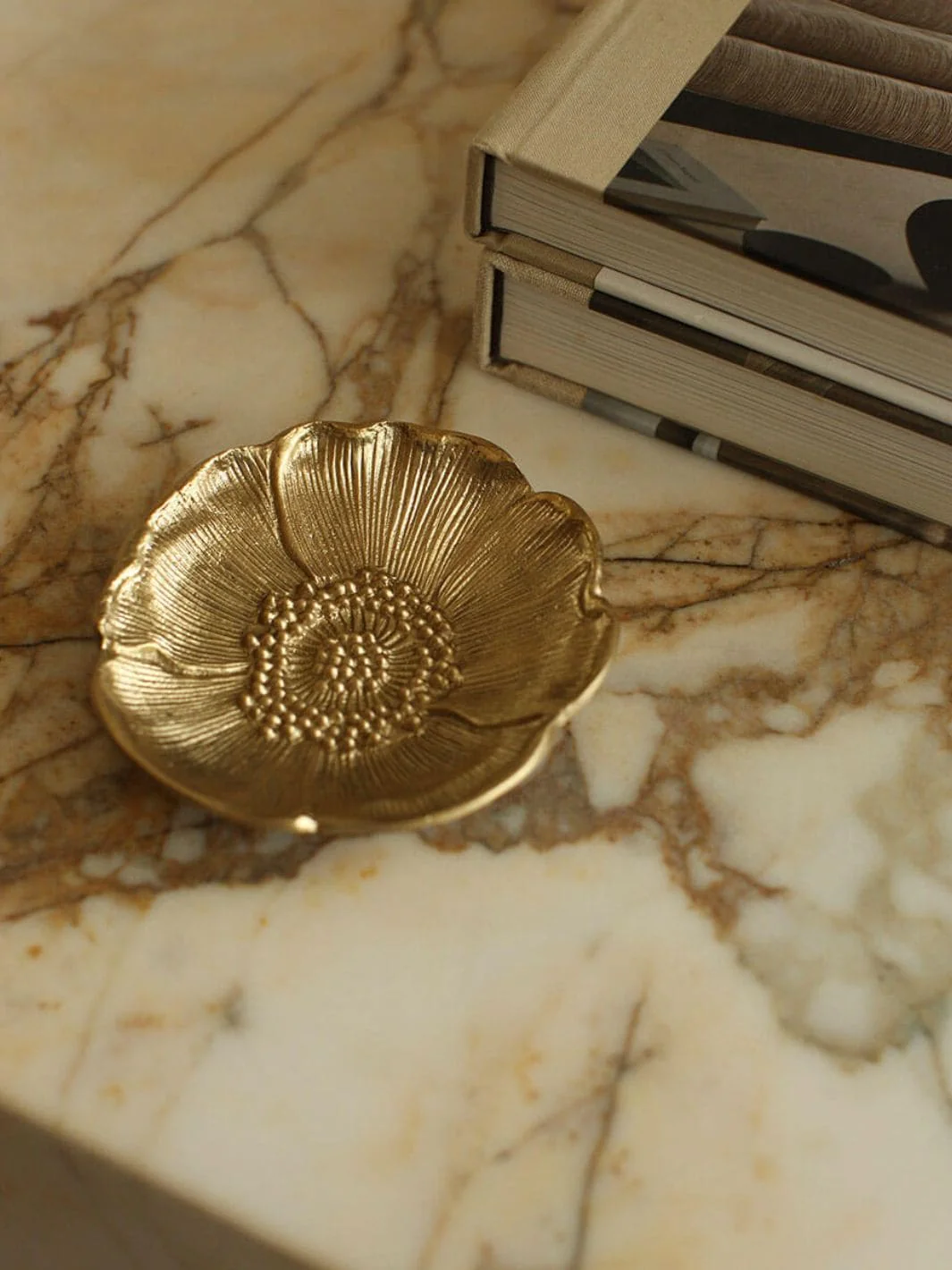 Mia Poppy Plate - Image 3