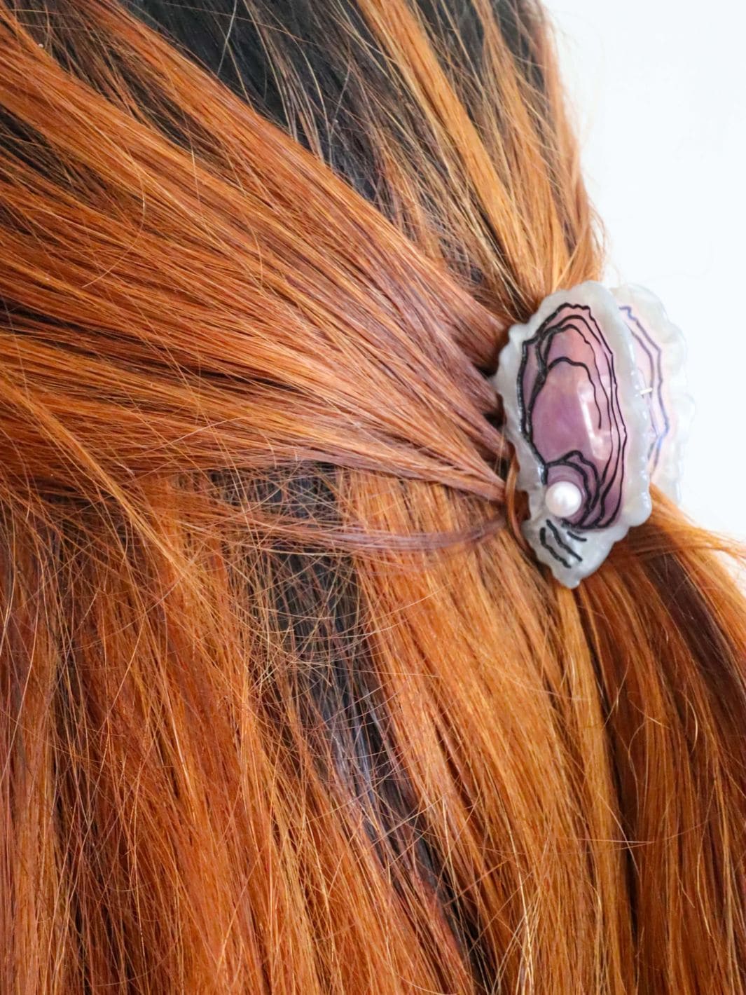 Mini Oyster Hair Claw Clip - Image 2