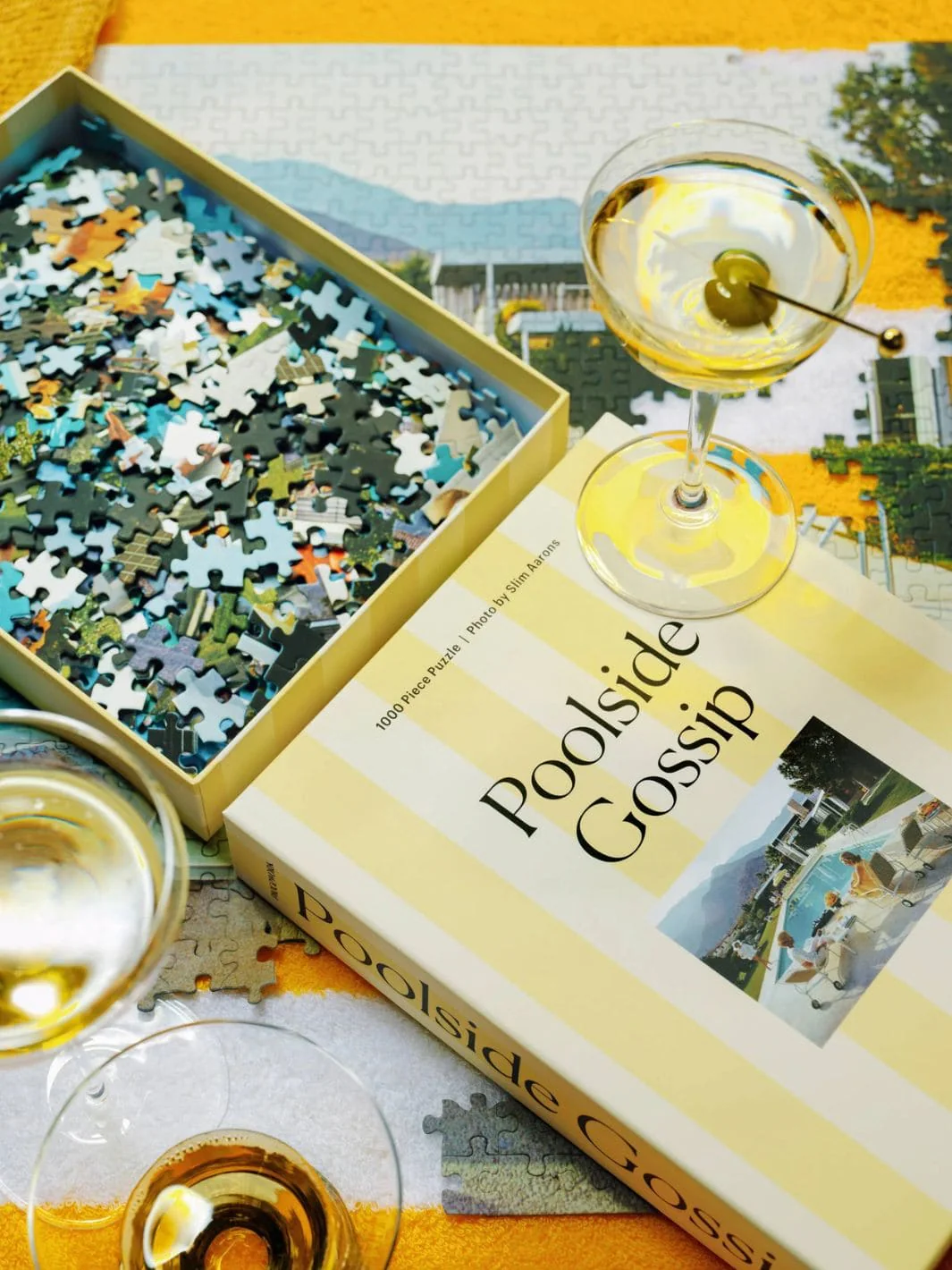 Poolside Gossip 1000 Piece Puzzle - Image 4