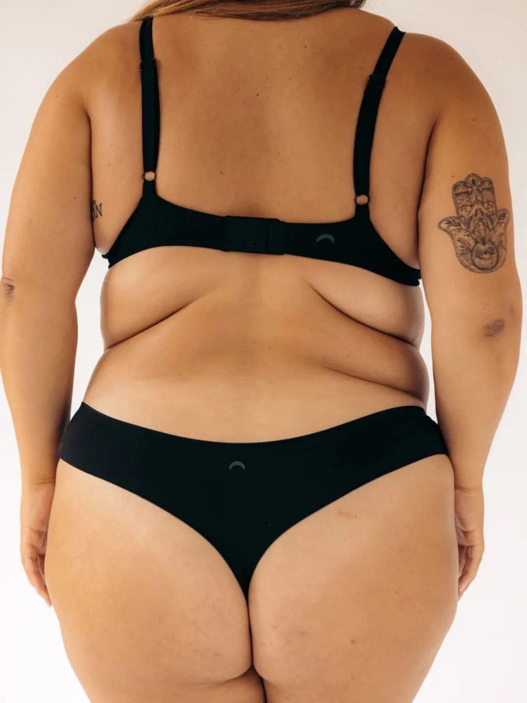 Seamless Low-Mid Rise Thong - Black - Image 8