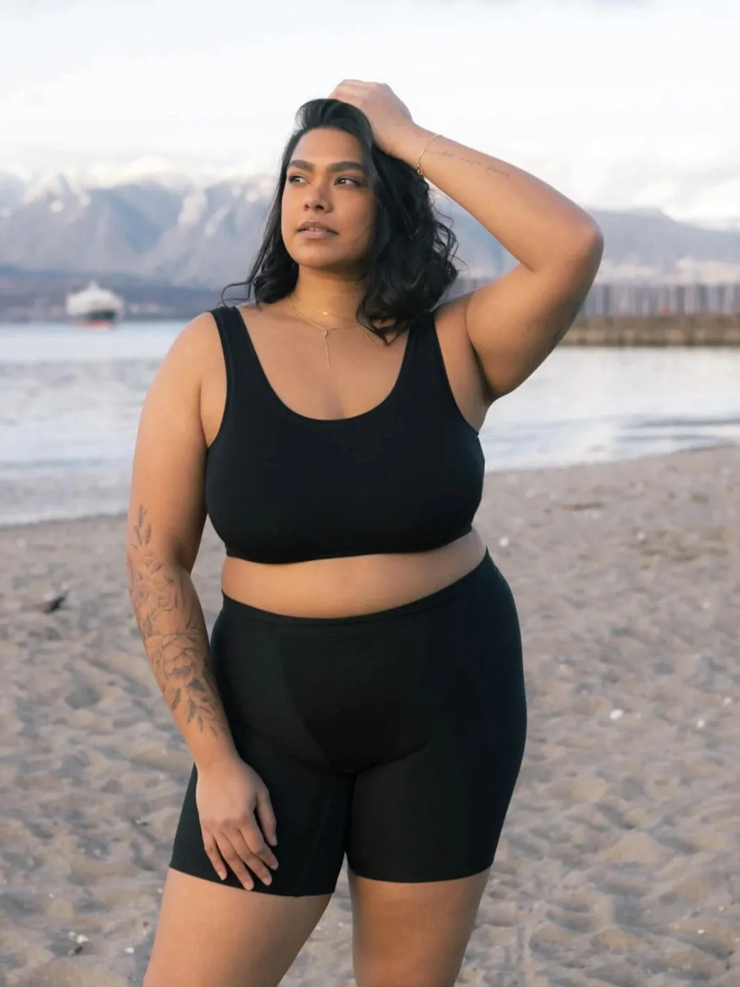 Sporty Bralette - Black - Image 10