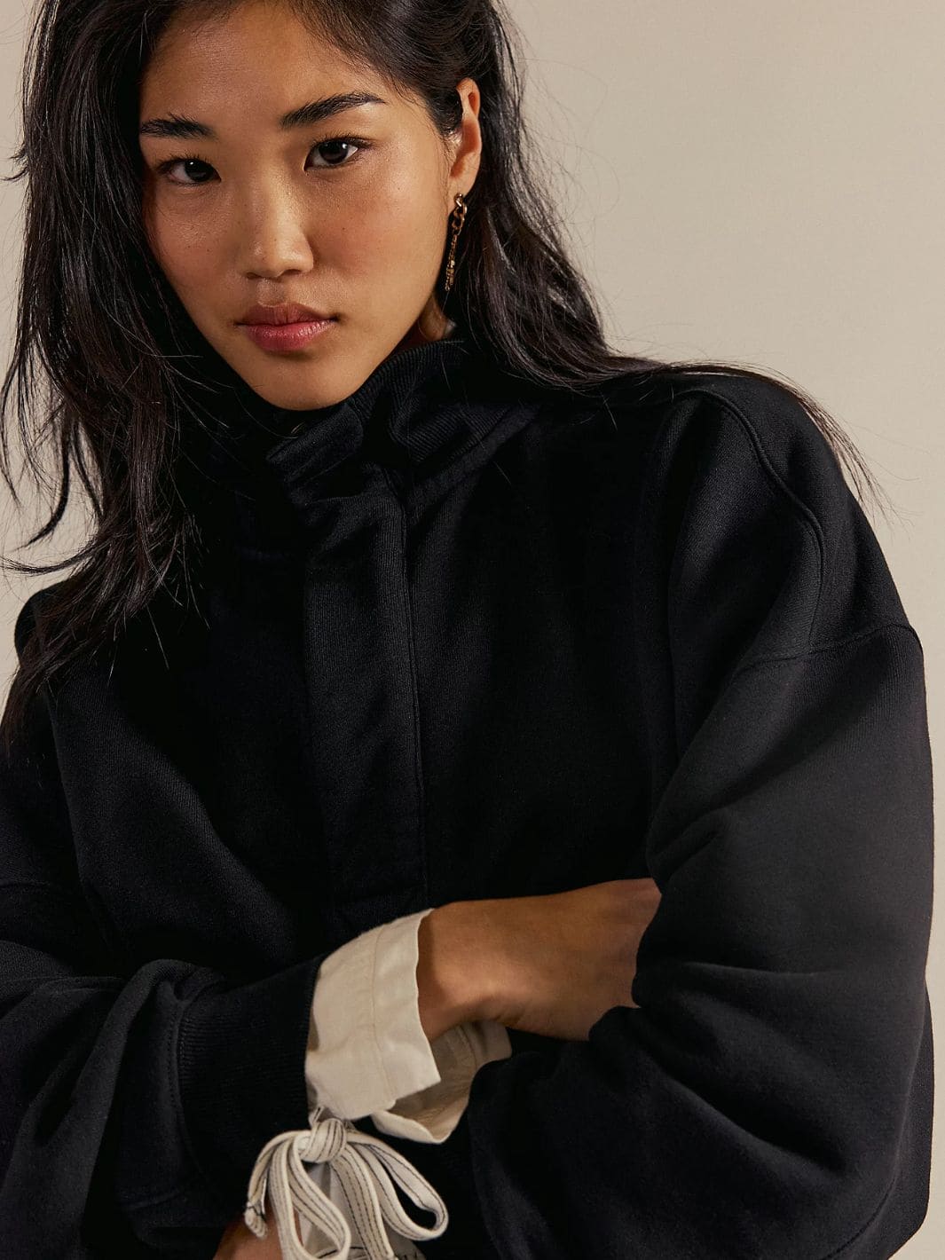 Timeless Pullover - Black - Image 8