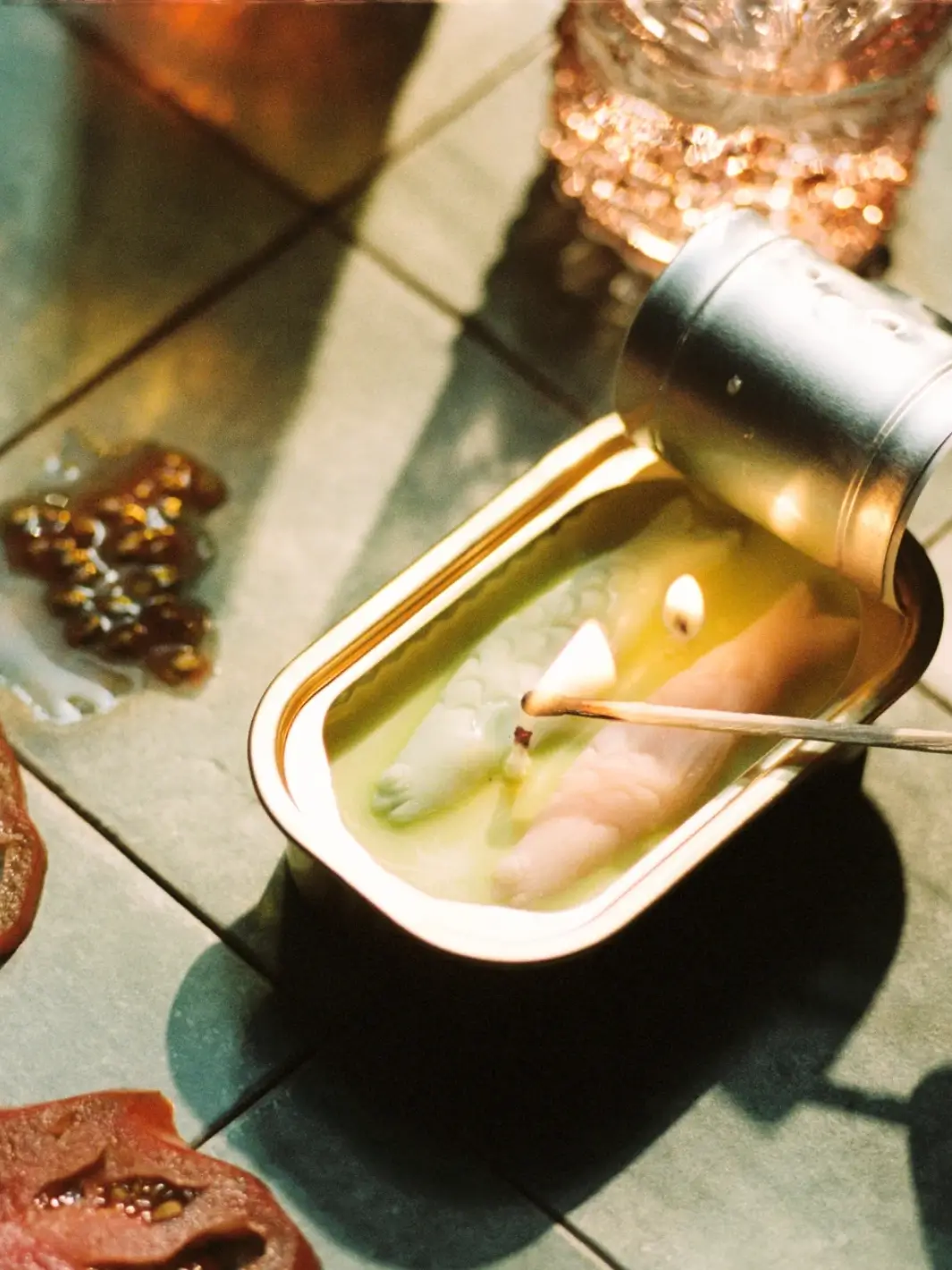 Tinned Fish Candle - Olive Oil and Sea Salt (Ocean Breeze Scented) - Image 2