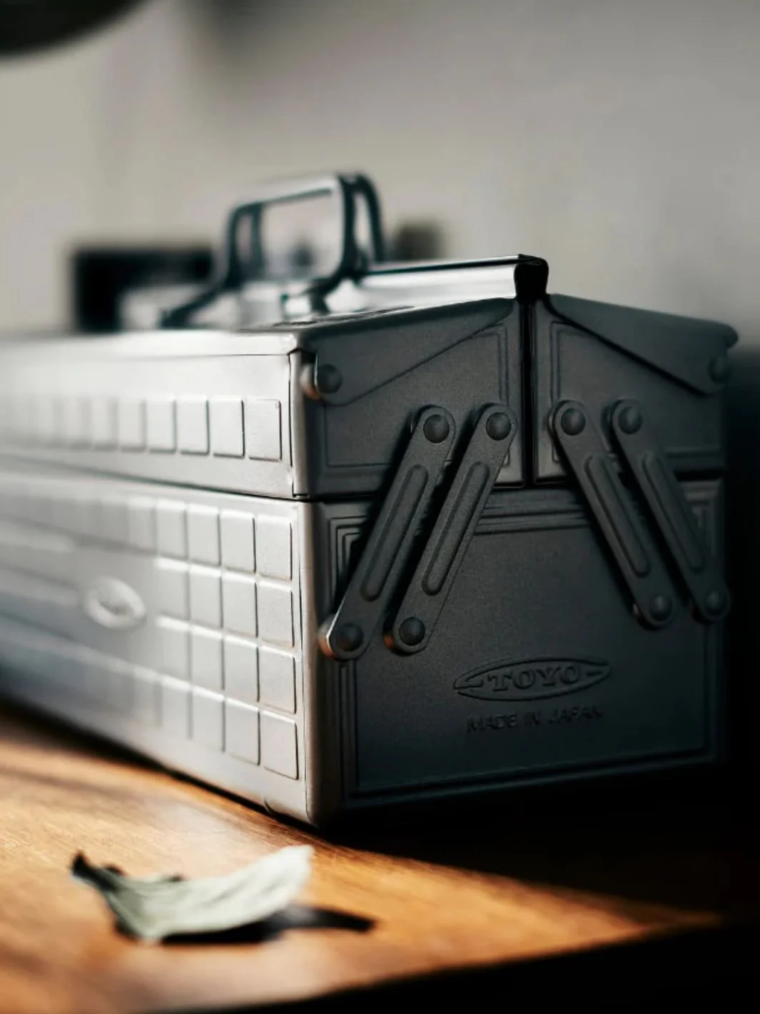 Toyo Steel Two Tier ST-350 Toolbox - Image 17