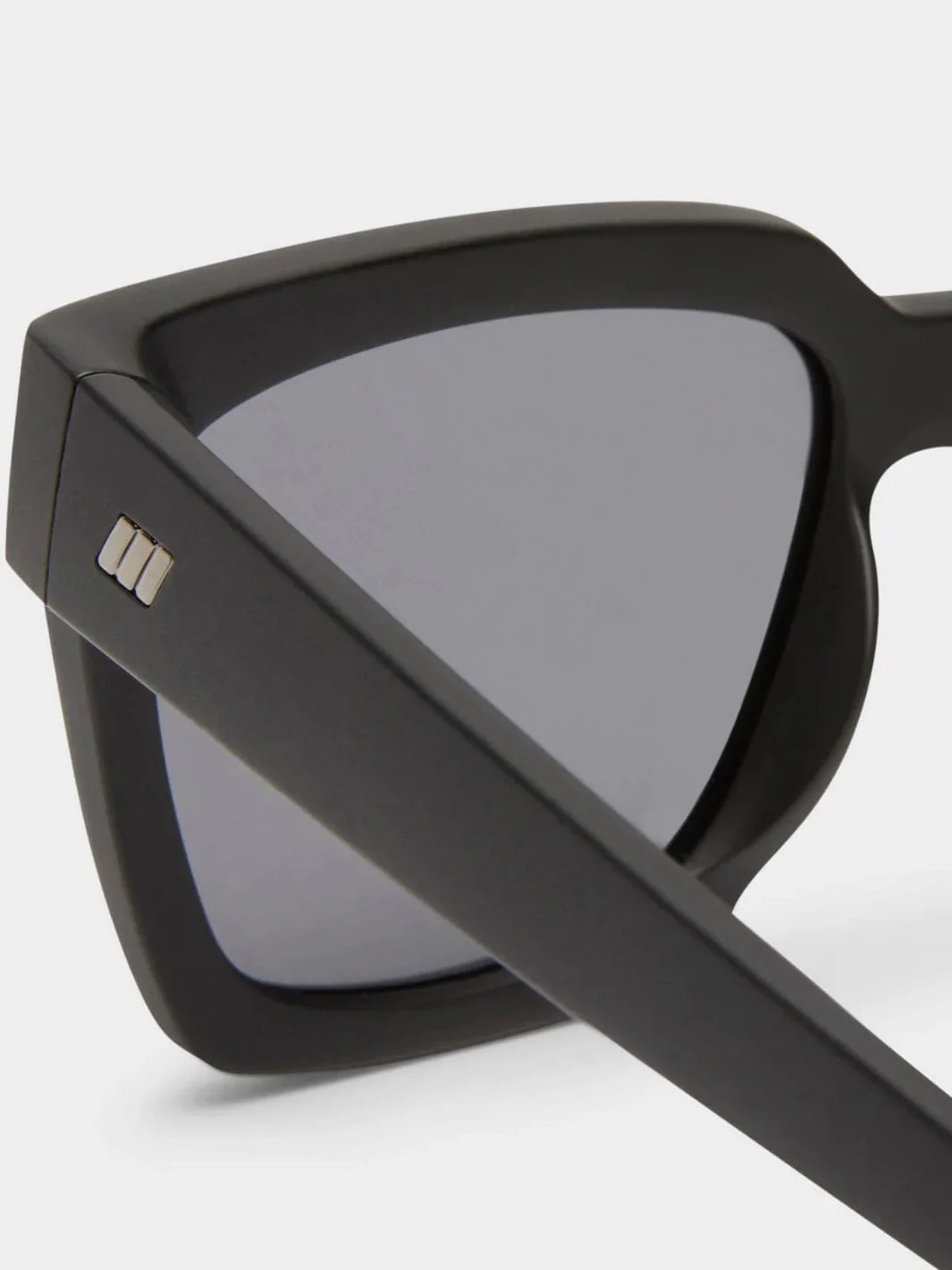 Weekend Riot - Matte Black Polarised - Image 4